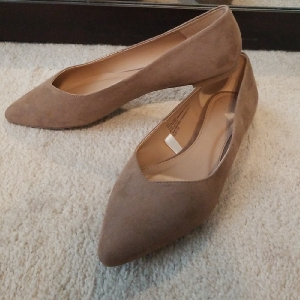 A New Day Size 9.5 Suede Flats Pointed Toe